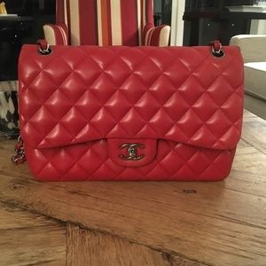 Chanel lambskin jumbo bag